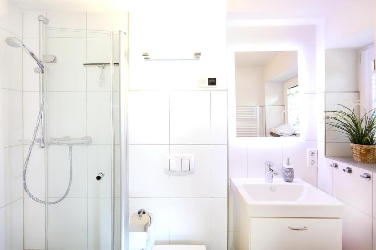 Appartement & Ferienwohnungen Thiess Rostock Exteriör bild