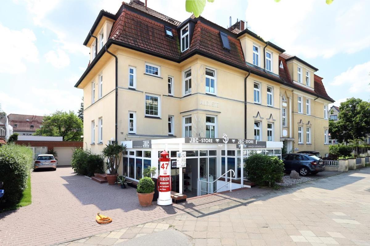 Appartement & Ferienwohnungen Thiess Rostock Exteriör bild