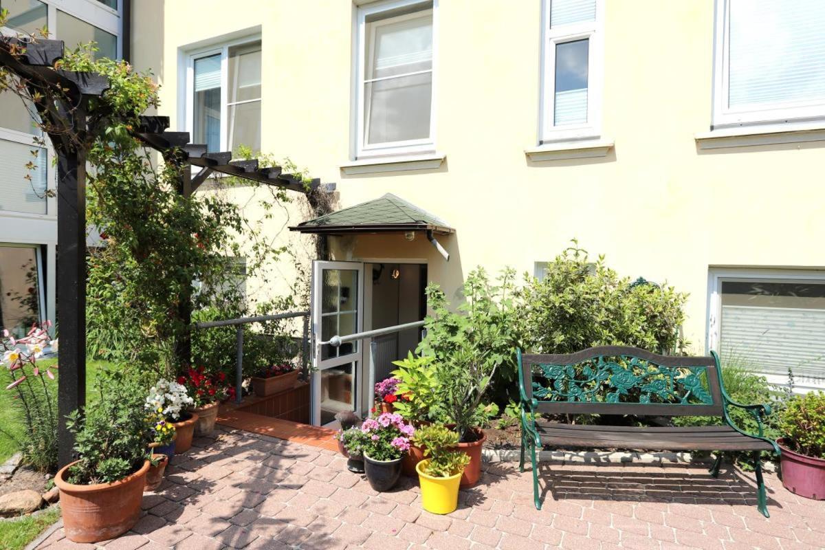Appartement & Ferienwohnungen Thiess Rostock Exteriör bild