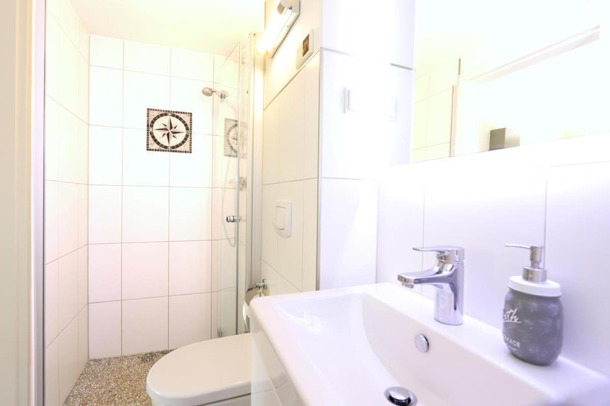 Appartement & Ferienwohnungen Thiess Rostock Exteriör bild