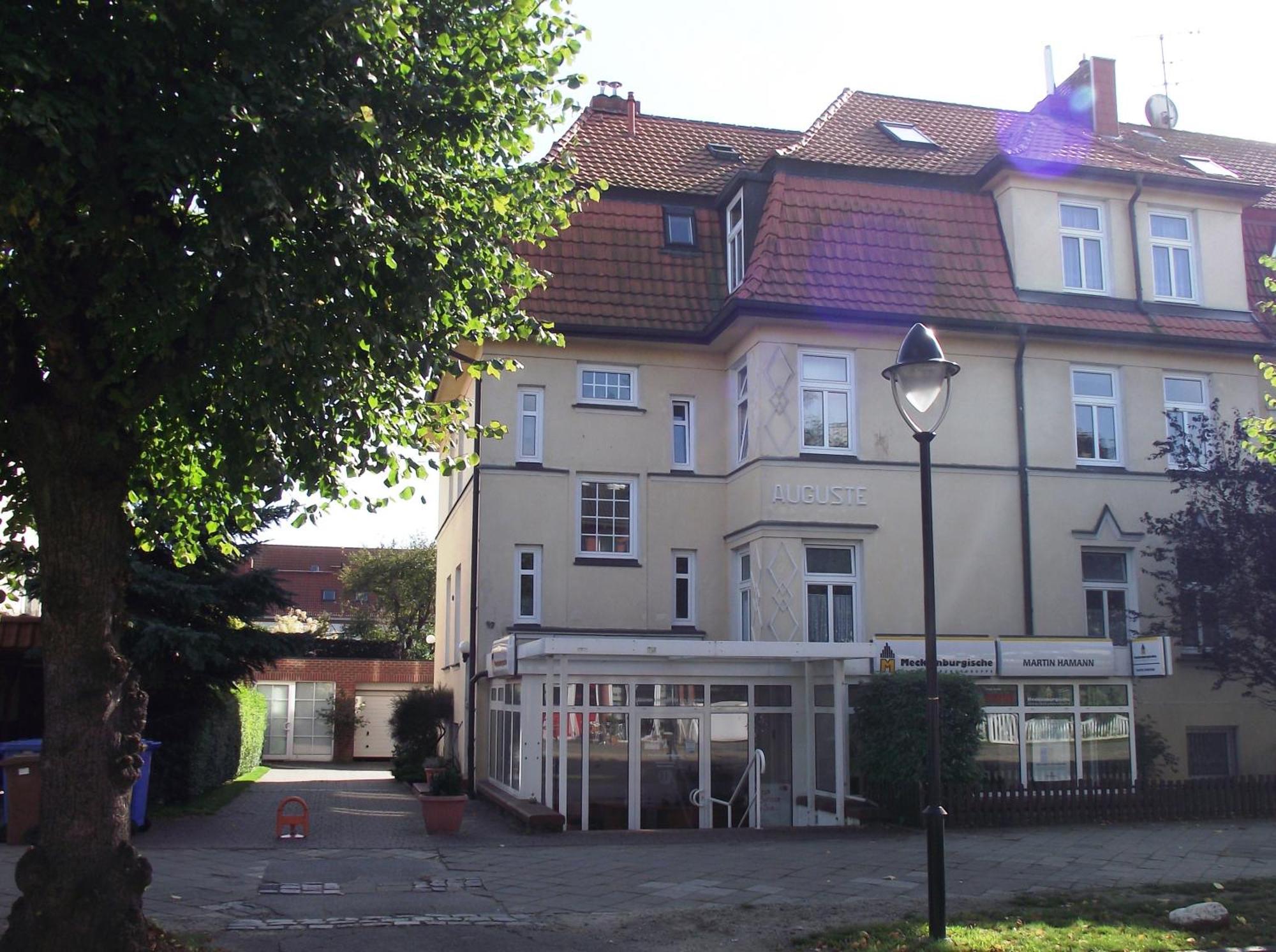 Appartement & Ferienwohnungen Thiess Rostock Exteriör bild